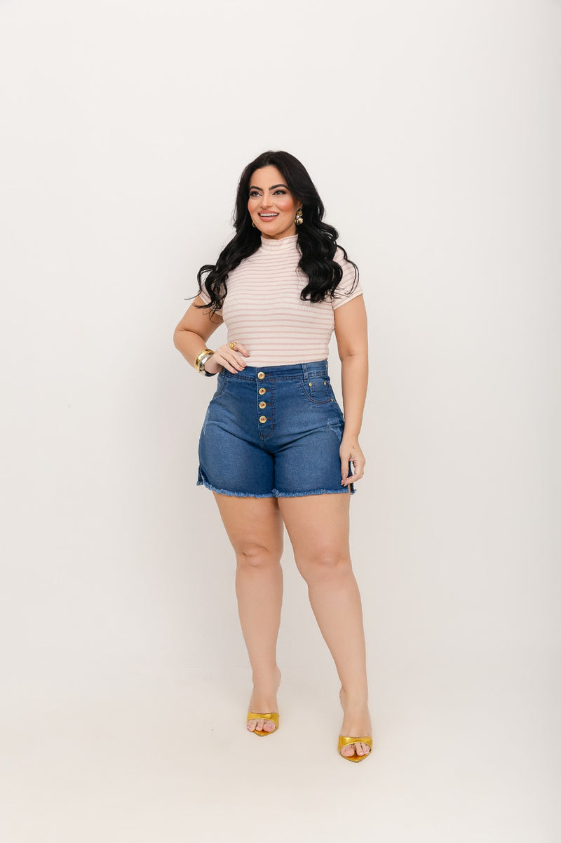 Short Jeans Plus Size Cintura Alta Botões