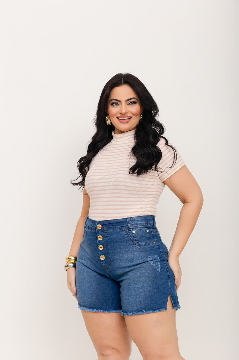 Short Jeans Plus Size Cintura Alta Botões