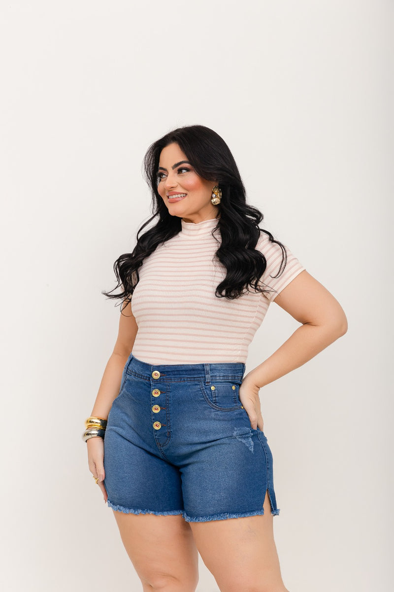 Short Jeans Plus Size Cintura Alta Botões