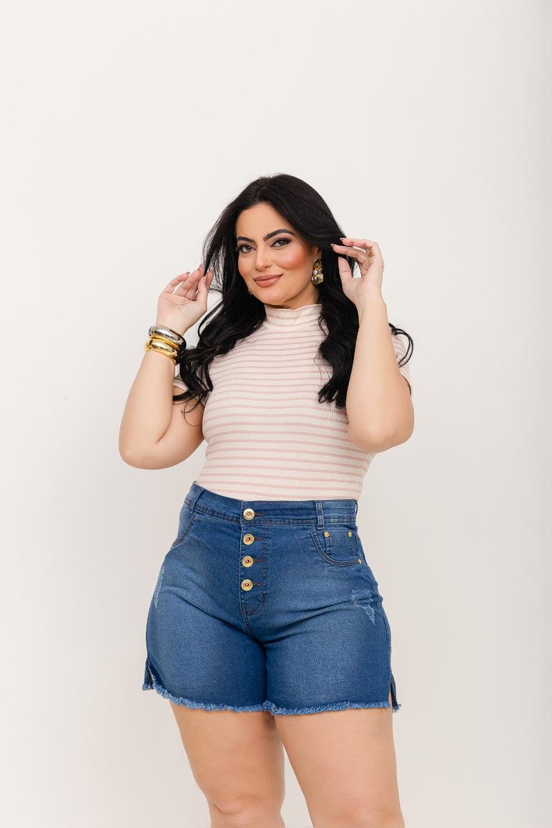 Short Jeans Plus Size Cintura Alta Botões